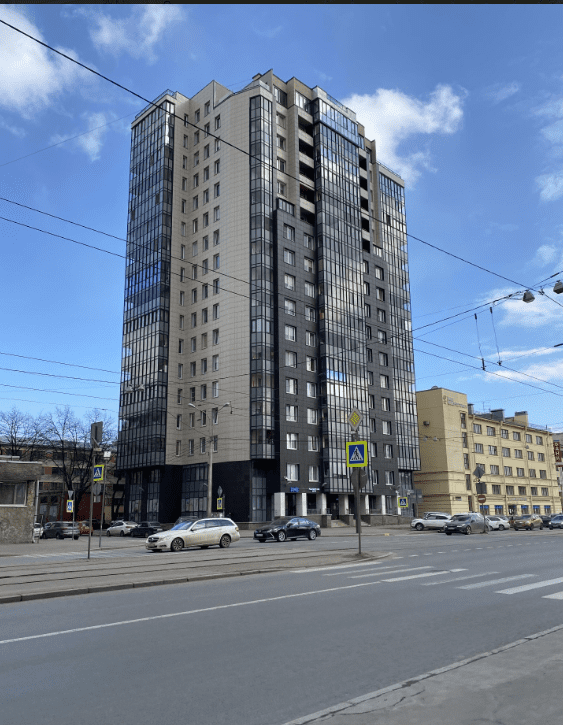 Дом № 67 корпус 1 со стороны перекрёстка