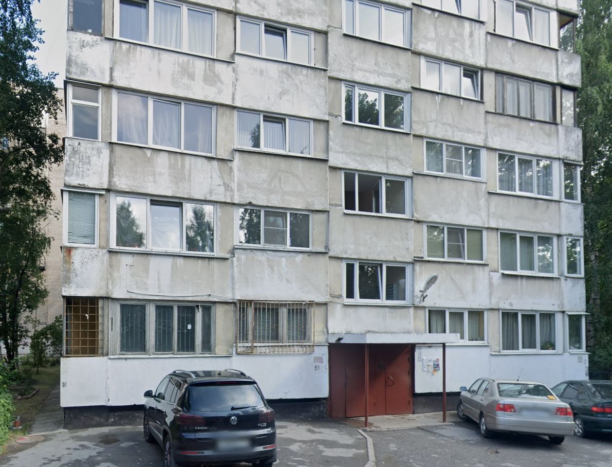 Фасад и вход в дом