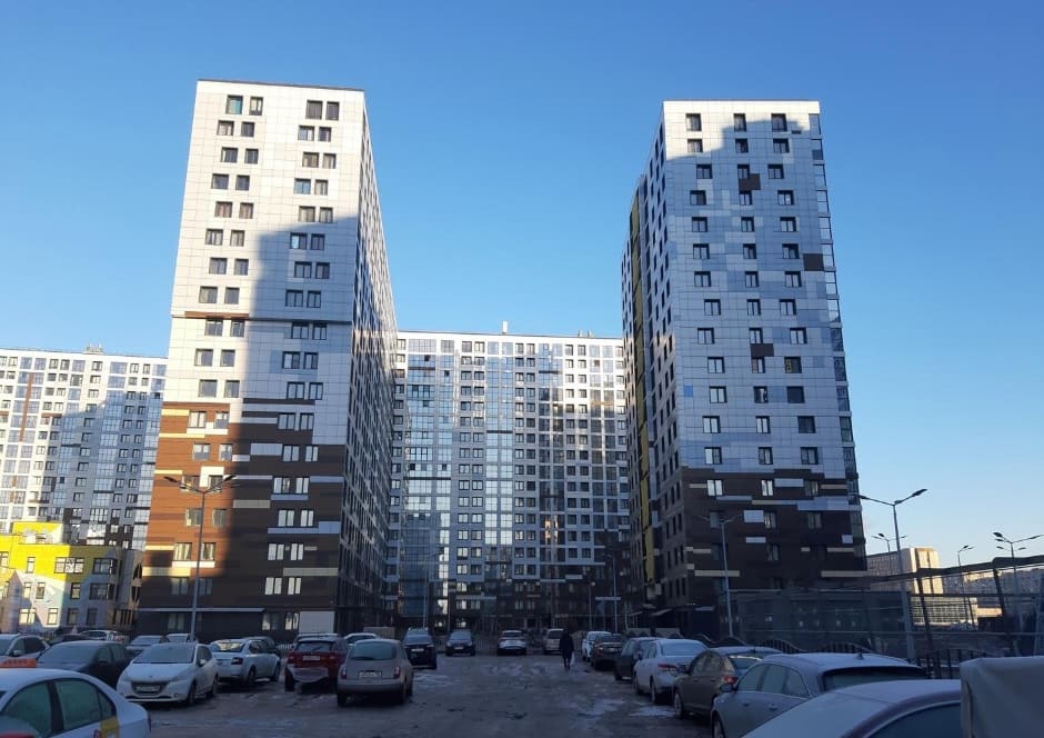 Двор жилого комплекса на улице Вадима Шефнера