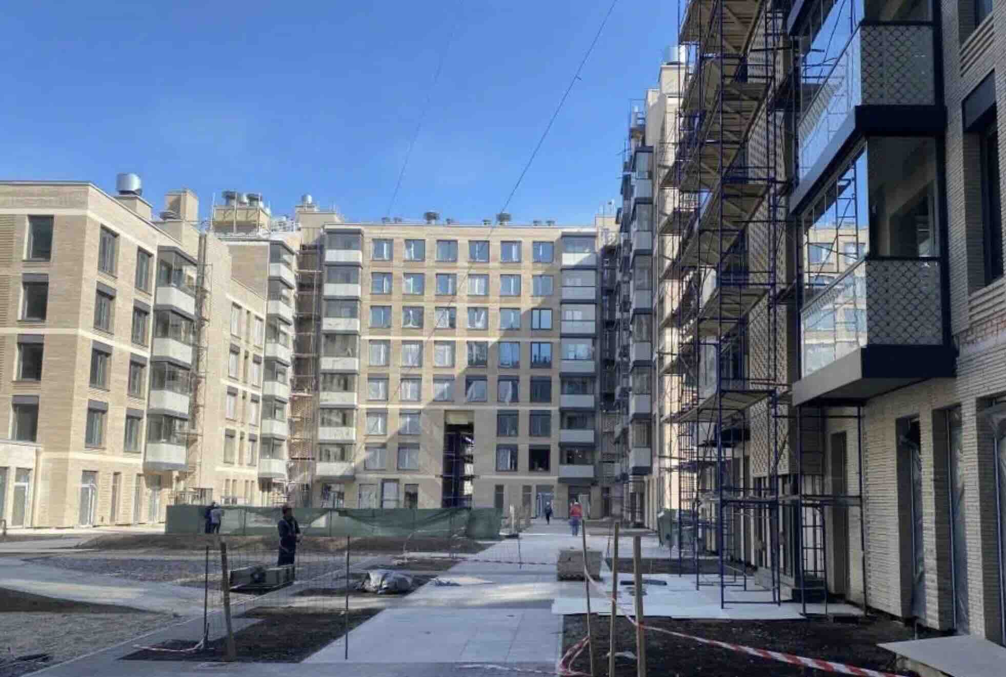 Двор жилого комплекса
