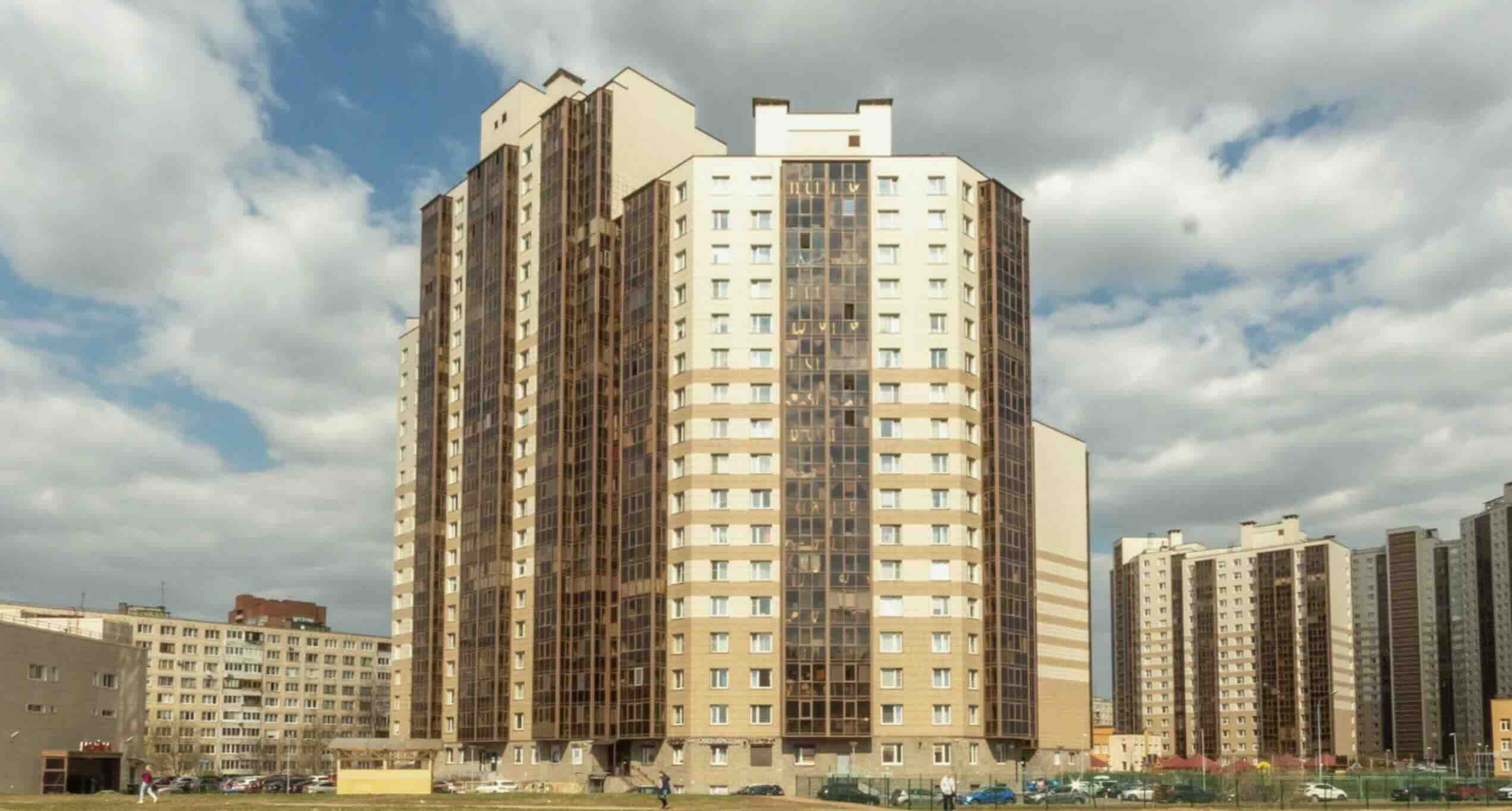 Высотная часть жилого комплекса